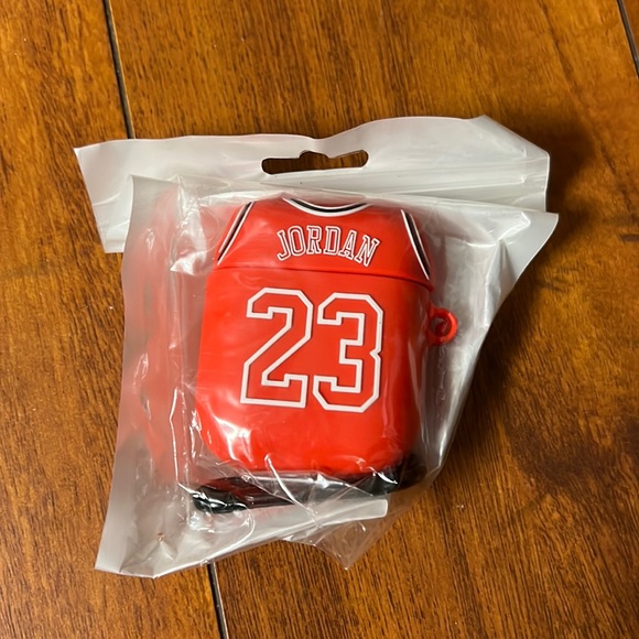 Airpod case cover 1  , 2 - Picture 1 of 1